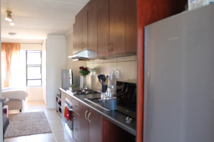 To Let 1 Bedroom Property for Rent in Buh Rein Estate Western Cape